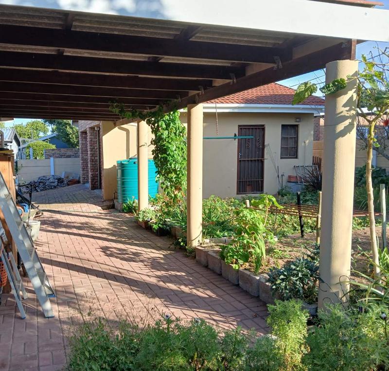 3 Bedroom Property for Sale in Stilbaai Wes Western Cape